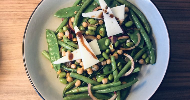 Eiwitrijke peulvruchtensalade met spaanse kaas