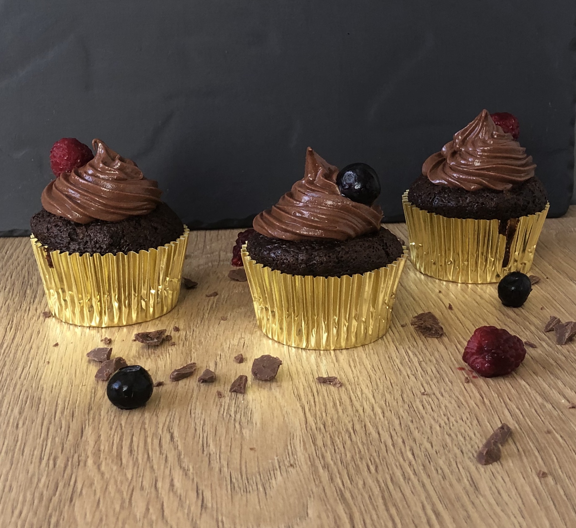 Chocolade cupcakes met een frosting van koffie